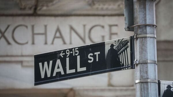 wall-street-week-ahead:-spotlight-on-jobs-data,-jerome-powell’s-speech,-manufacturing&-services-pmis