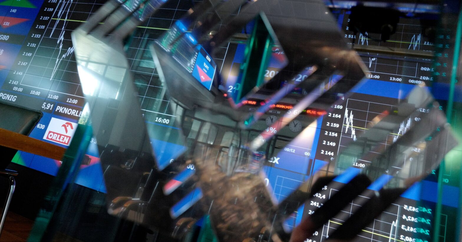 polish-stocks-fall-as-eurosceptic-nawrocki-elected-president