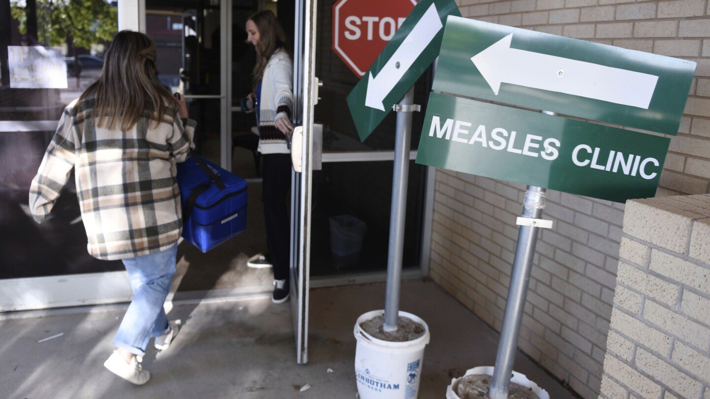 all-international-travelers-should-get-measles-vaccinations,-cdc-says