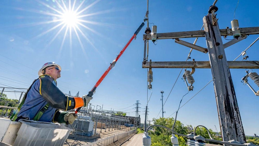 xcel-energy-stock-powers-ahead-with-a-bright-future