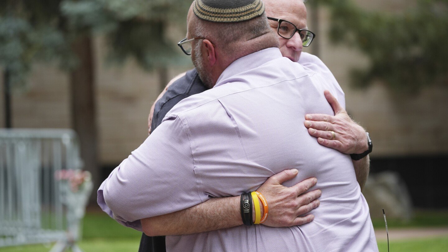 attack-at-demonstration-calling-for-israeli-hostages’-release-was-first-where-group-faced-violence