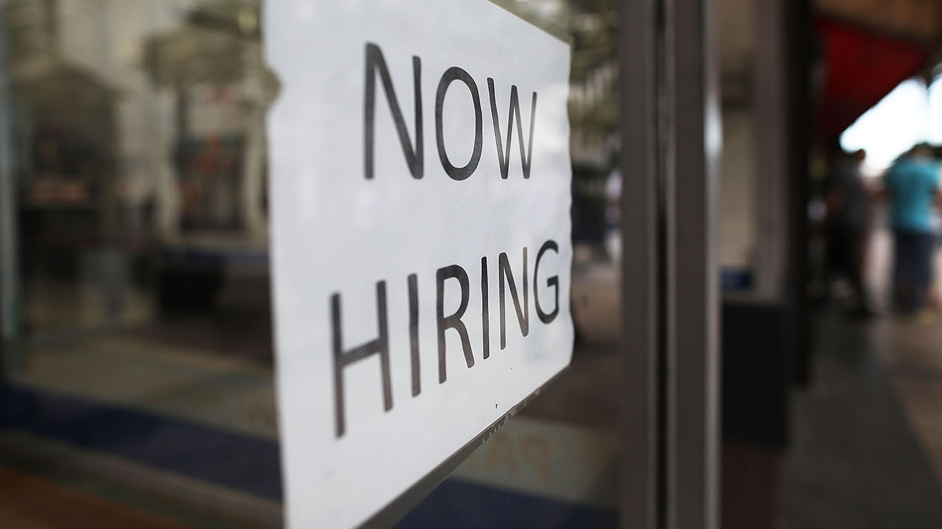 stock-market-live-june-4:-s&p-500-(voo)-flat-after-weak-jobs-report