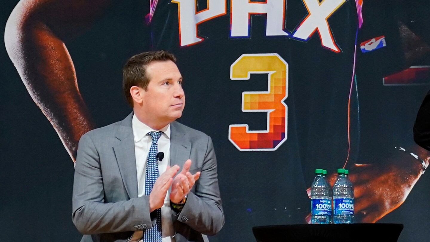 suns-hire-cavaliers-assistant-jordan-ott-as-head-coach,-ap-source-says