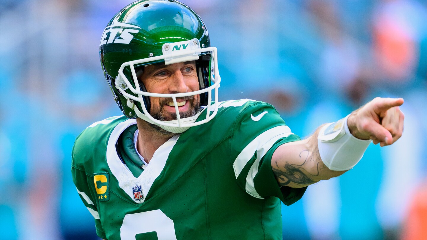 aaron-rodgers-ends-months-long-dance-with-steelers,-informs-team-he-plans-to-sign,-ap-source-says