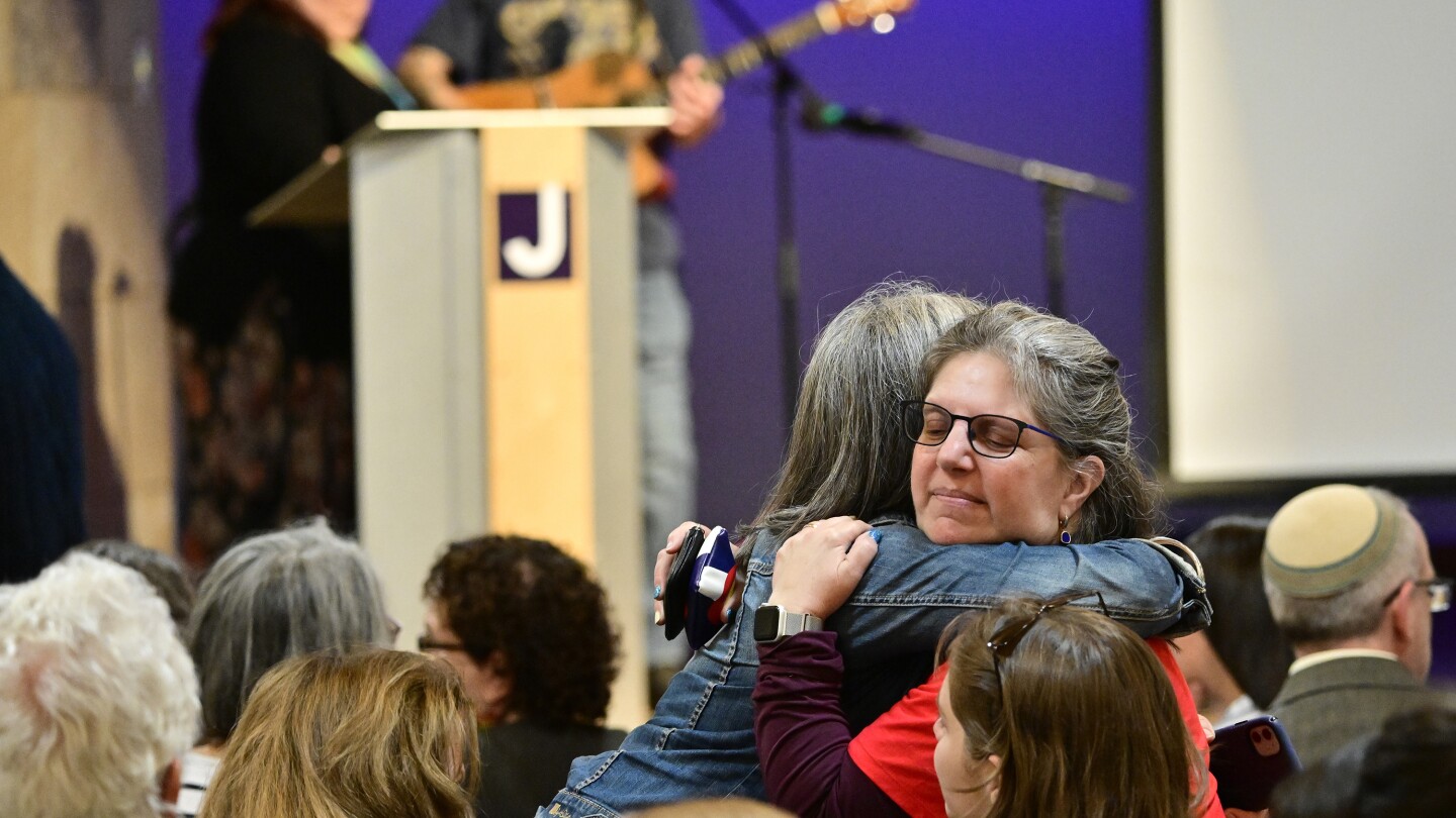 boulder-jewish-festival-proceeds-with-enhanced-security-and-focus-on-healing-after-attack