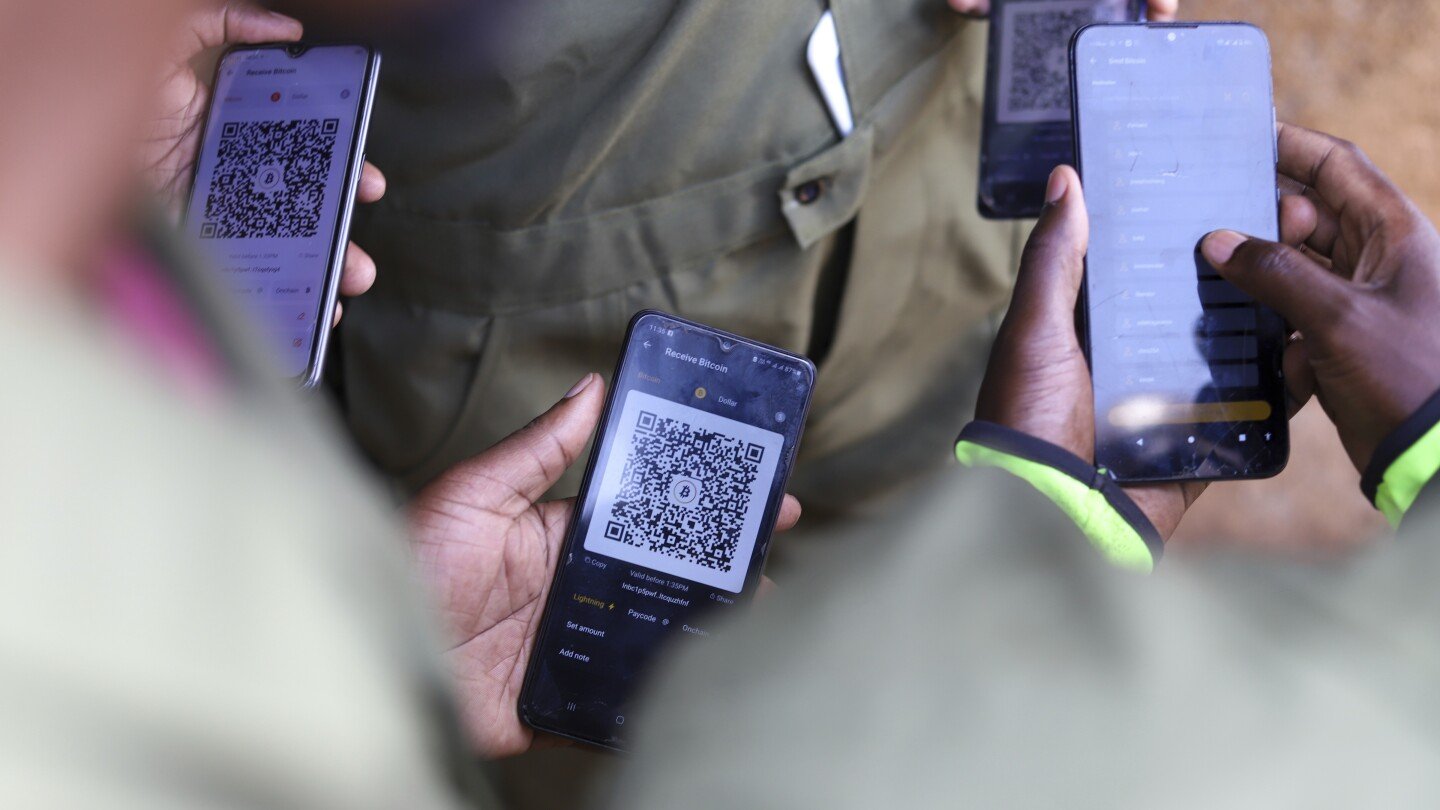 bitcoin-is-introduced-into-africa’s-largest-slum,-with-risks-and-rewards