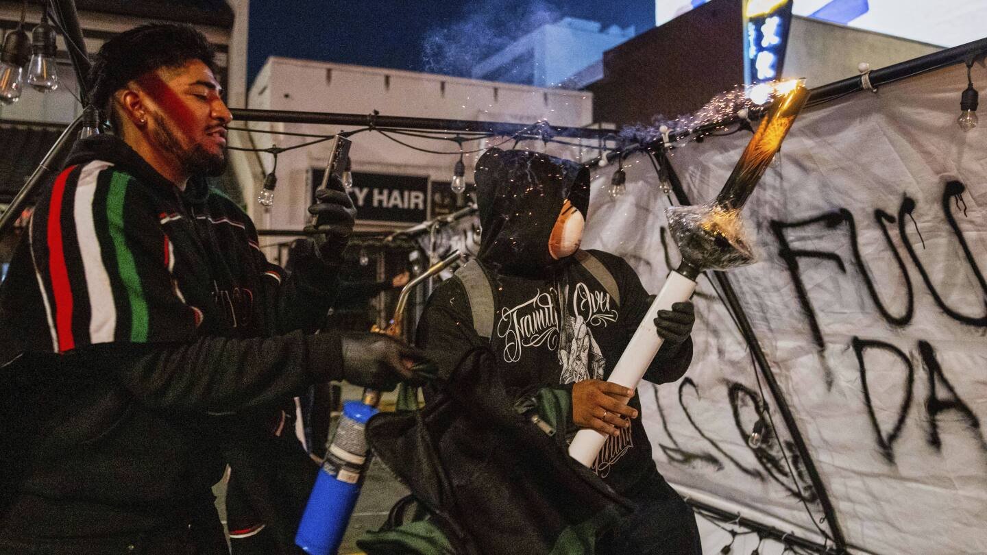 fact-focus:-a-craigslist-ad-is-not-proof-of-paid-protesters-in-la.-it-was-posted-as-a-prank