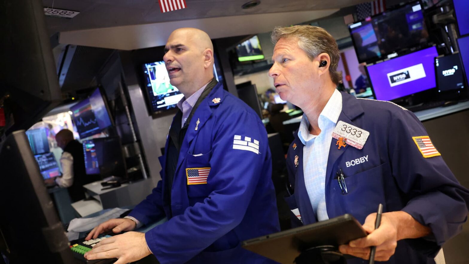 wells-fargo-says-tariffs-to-hold-back-stocks-this-year,-but-then-sees-new-highs-in-2026