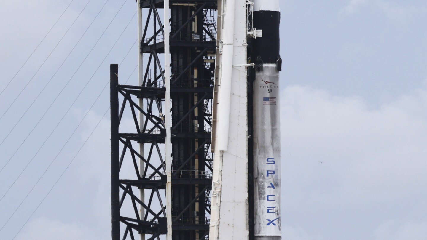 space-station-leak-concerns-will-delay-visit-by-astronauts-from-india,-poland-and-hungary