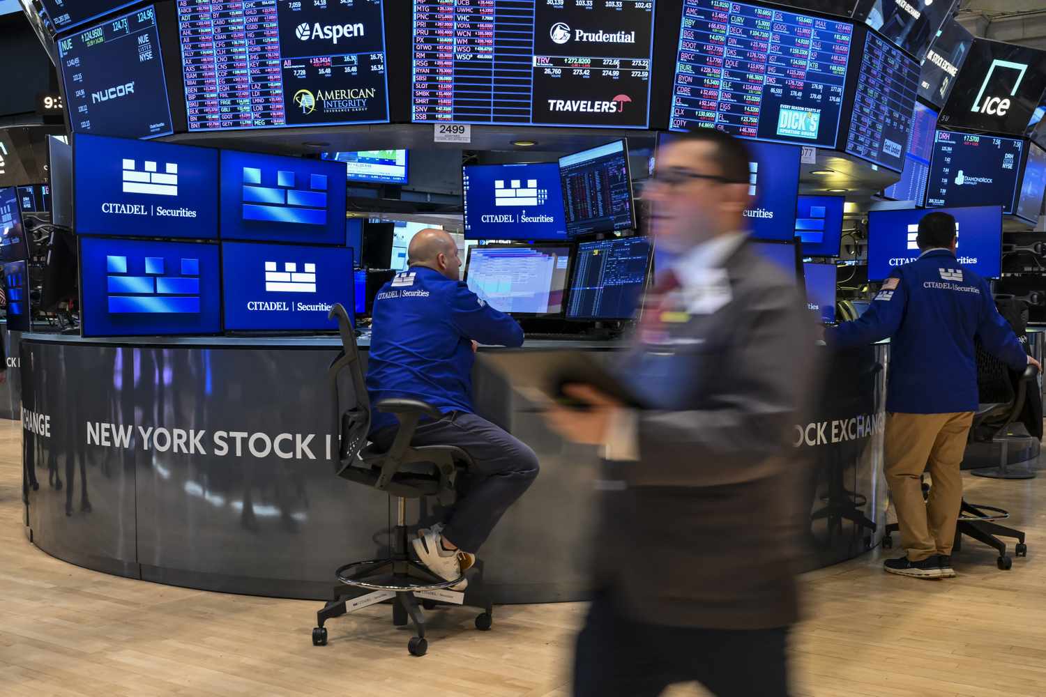 s&p-500-heads-into-second-half-of-2025-with-record-stock-buyback-potential