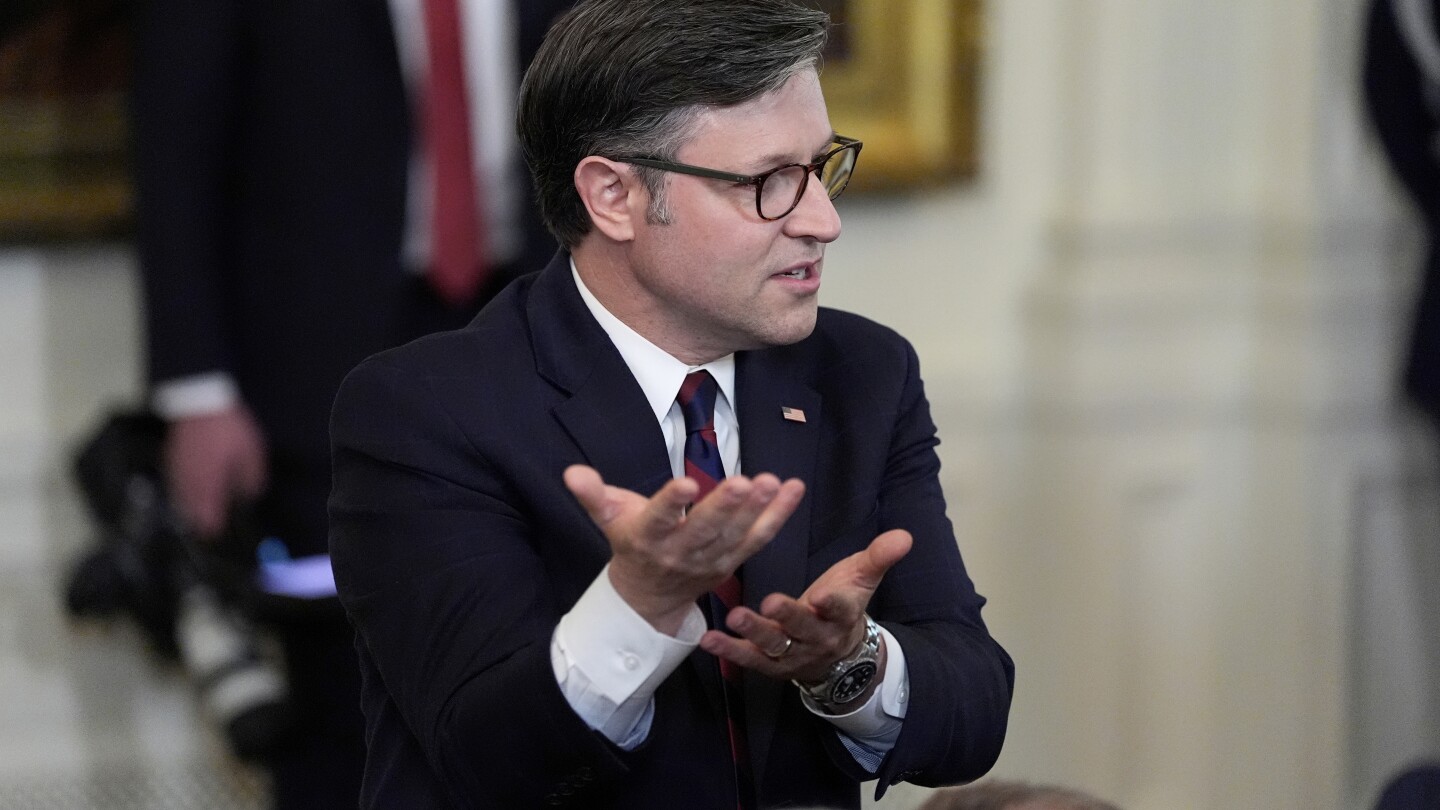gop-tax-bill-would-cost-poor-americans-$1,600-a-year-and-boost-highest-earners-by-$12,000,-cbo-says