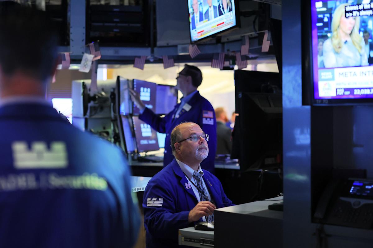 stock-market-today:-dow,-s&p-500,-nasdaq-slide-as-trump-calls-for-‘unconditional-surrender’-from-iran
