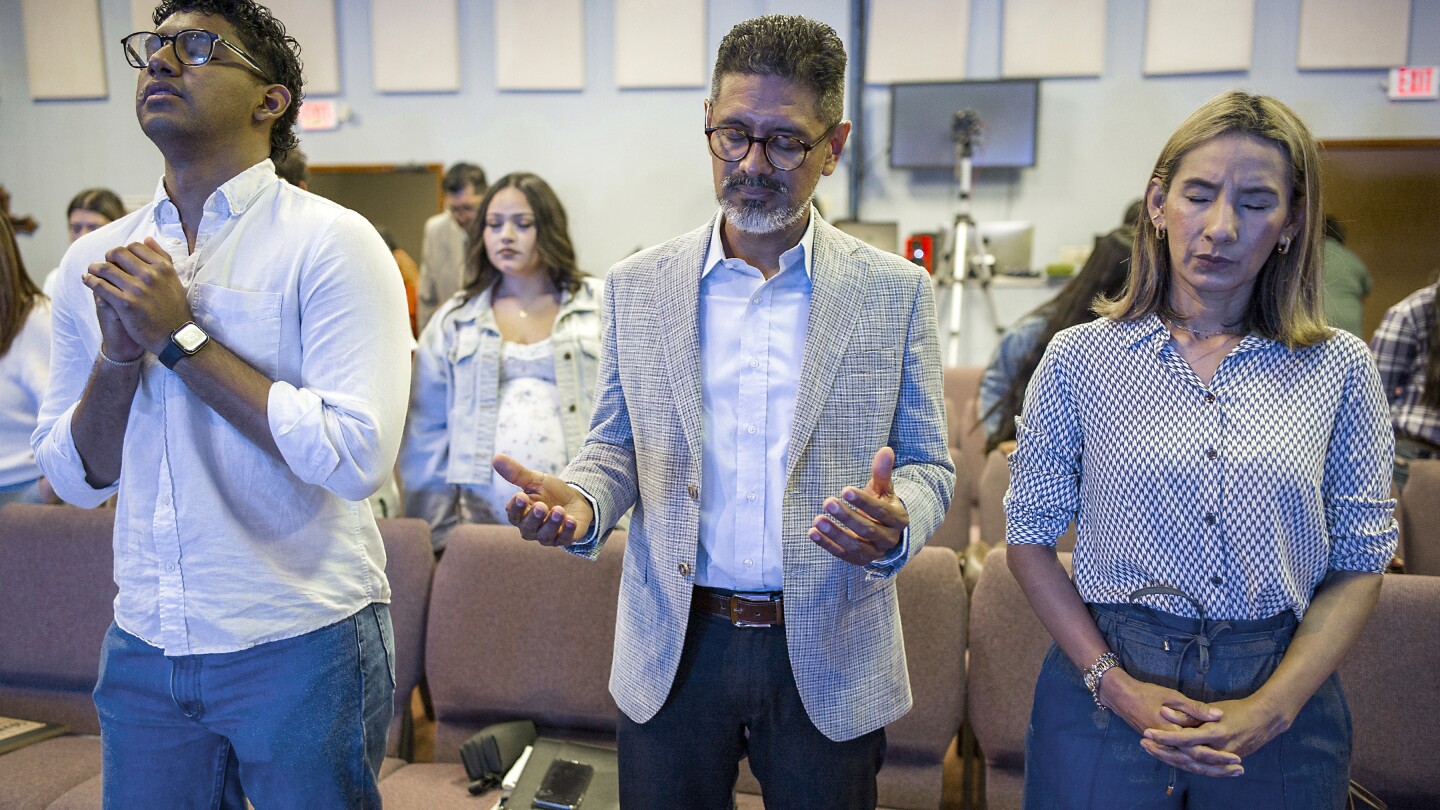 religiosos-nicaraguenses-liberados-de-prision-dicen-que-la-carcel-fortalecio-su-fe
