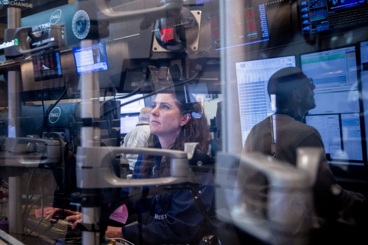 us-futures-slide-as-trump-considers-iran-strikes:-markets-wrap