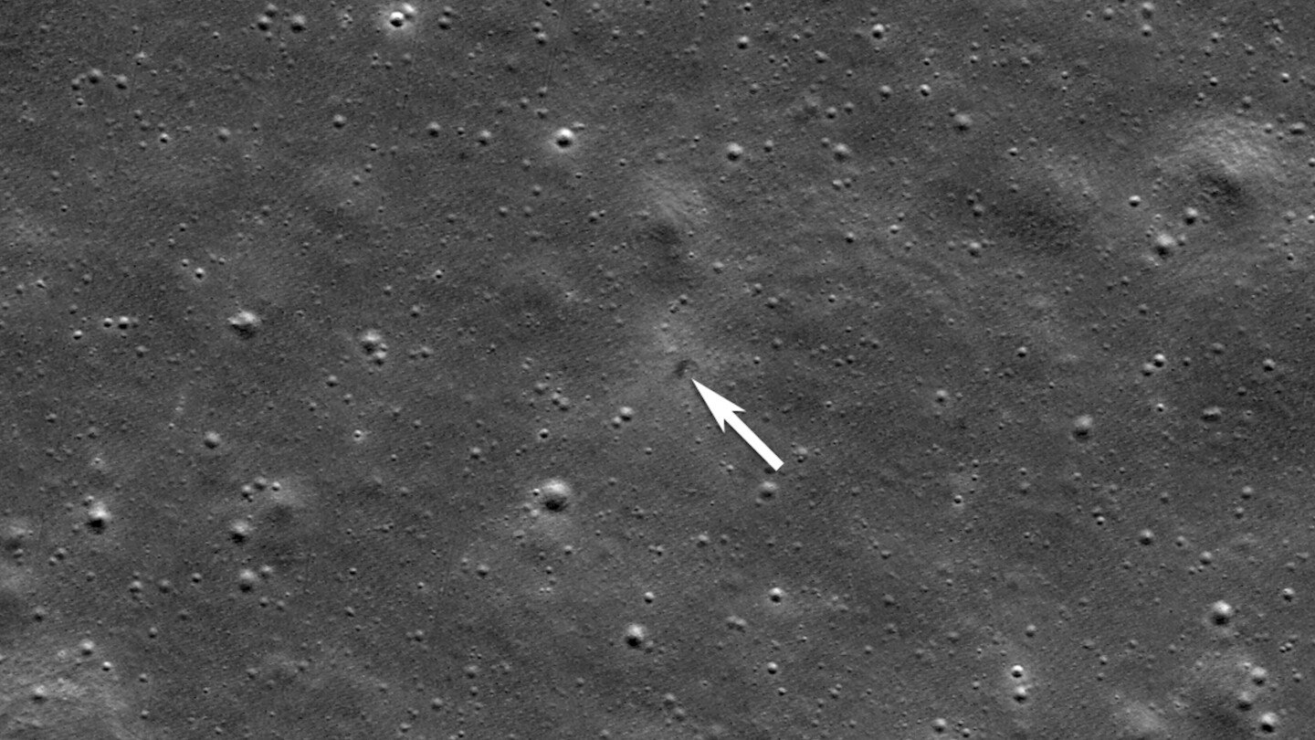 nasa-spacecraft-around-the-moon-photographs-the-crash-site-of-a-japanese-company’s-lunar-lander
