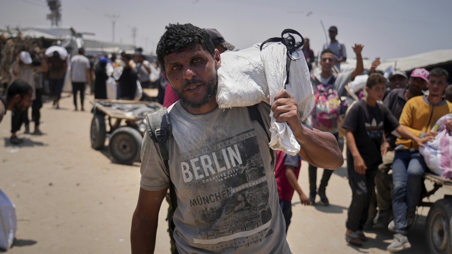 a-deadly-race-for-food:-palestinians-in-gaza-risk-harrowing-journey-day-after-day