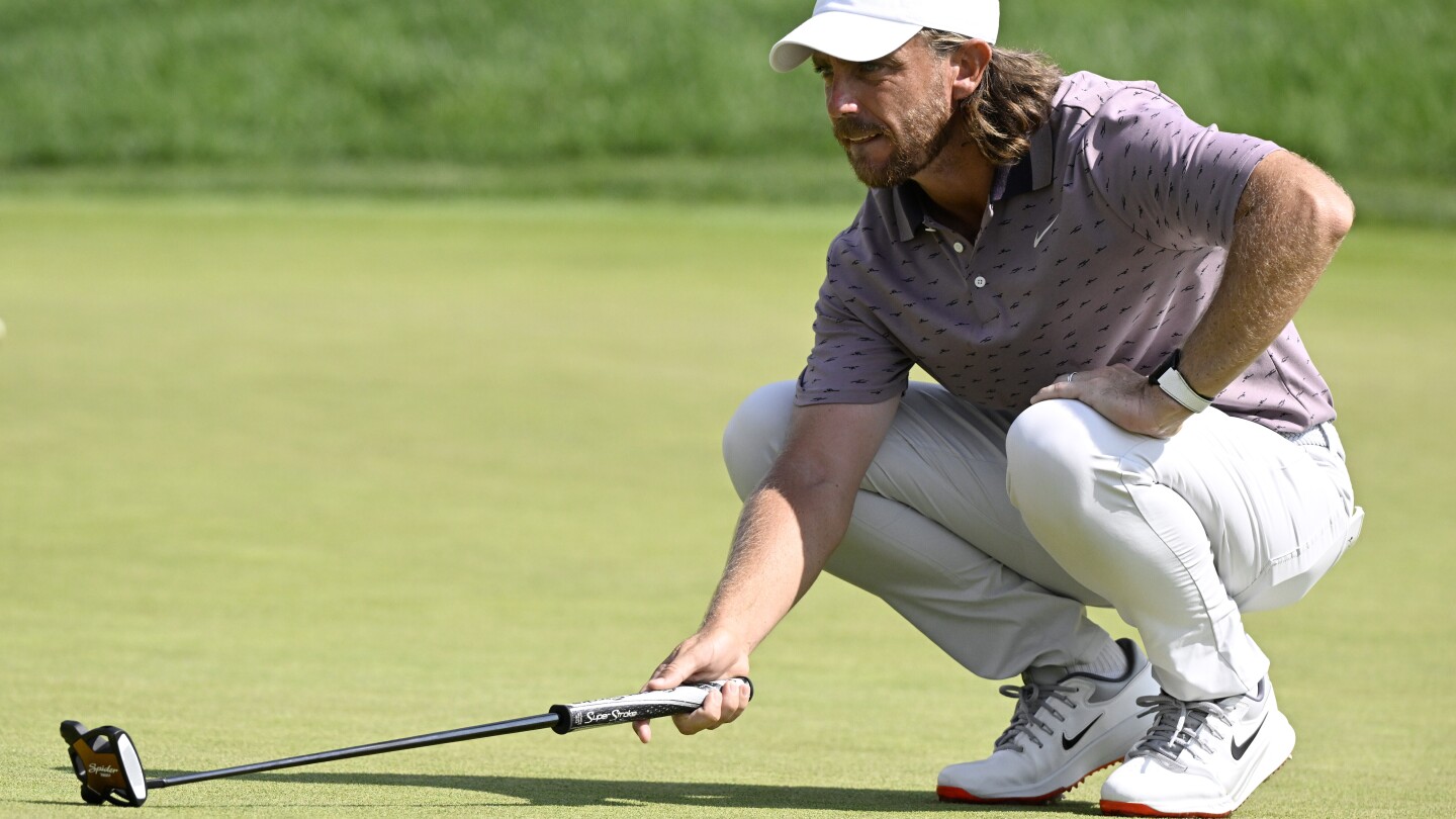 fleetwood-seizes-control-after-scheffler-blowup-and-leads-travelers-by-3