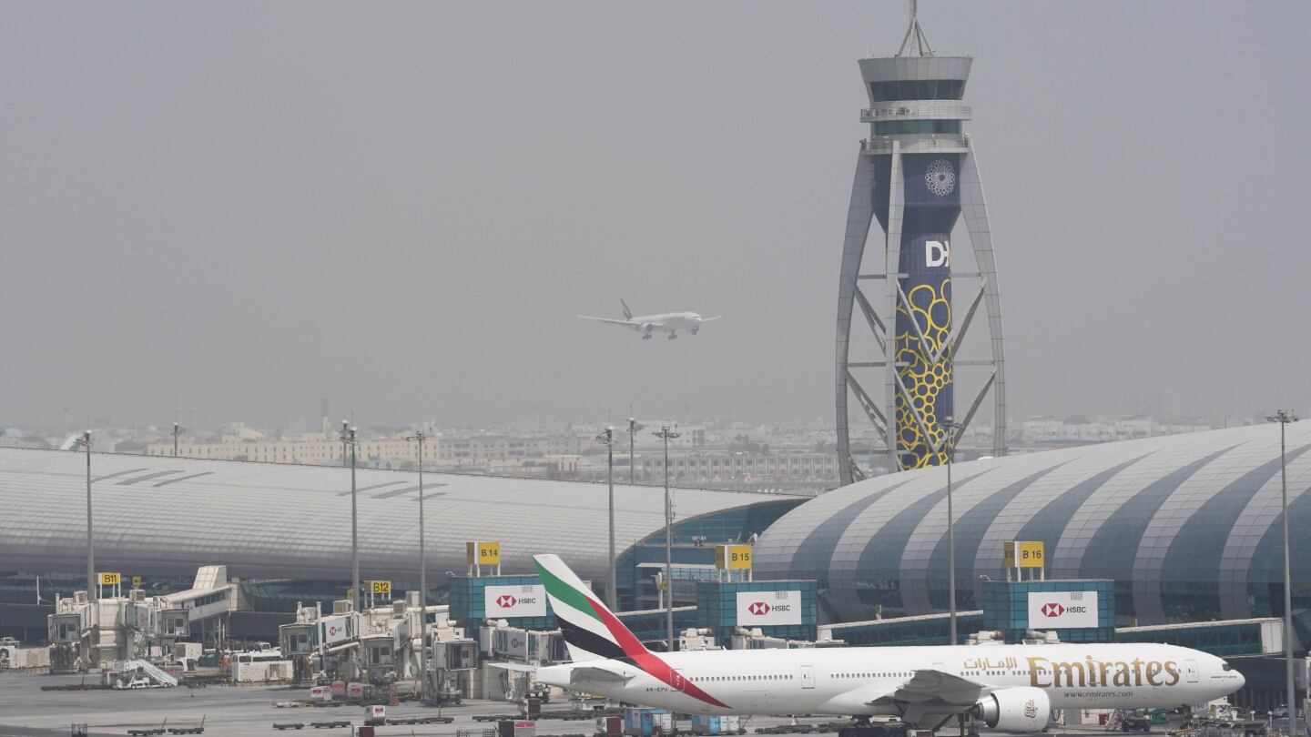us-strikes-on-iran-add-to-global-travel-disruptions-and-flight-cancellations