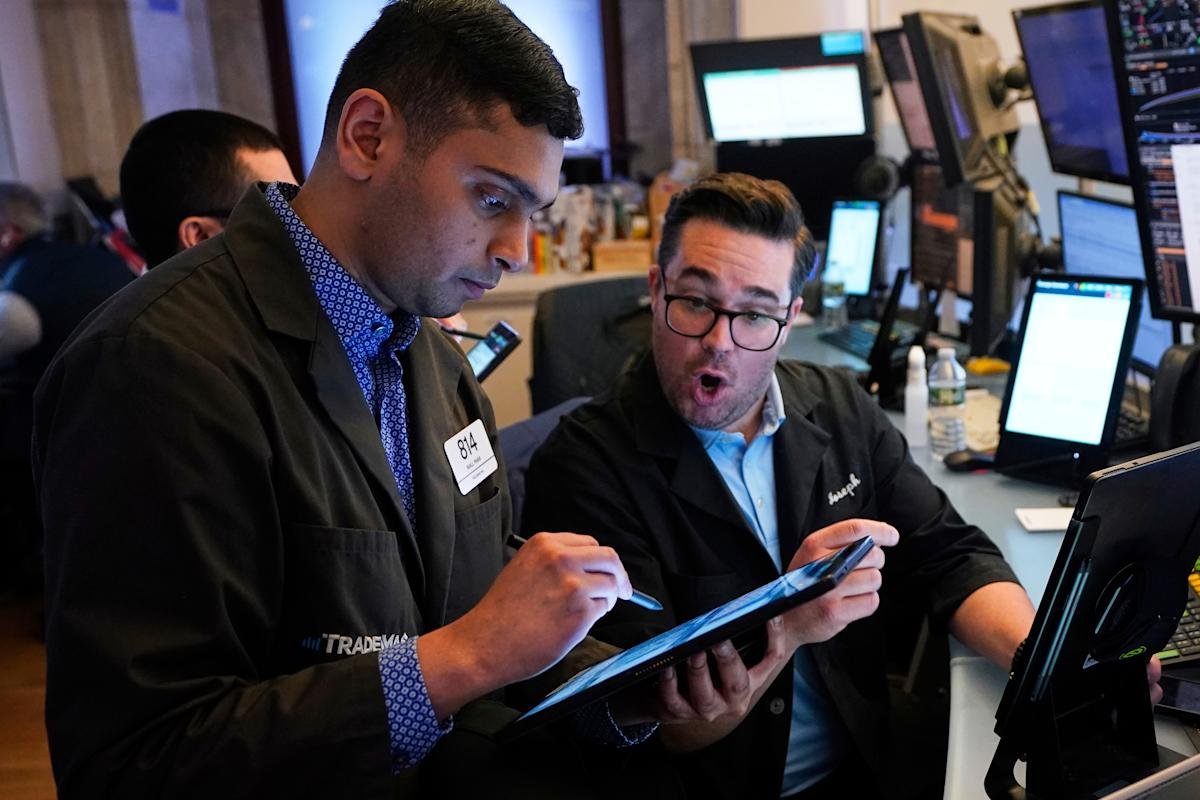 stock-market-today:-dow,-s&p-500,-nasdaq-futures-edge-up-as-trump-looks-forward-to-powell’s-replacement