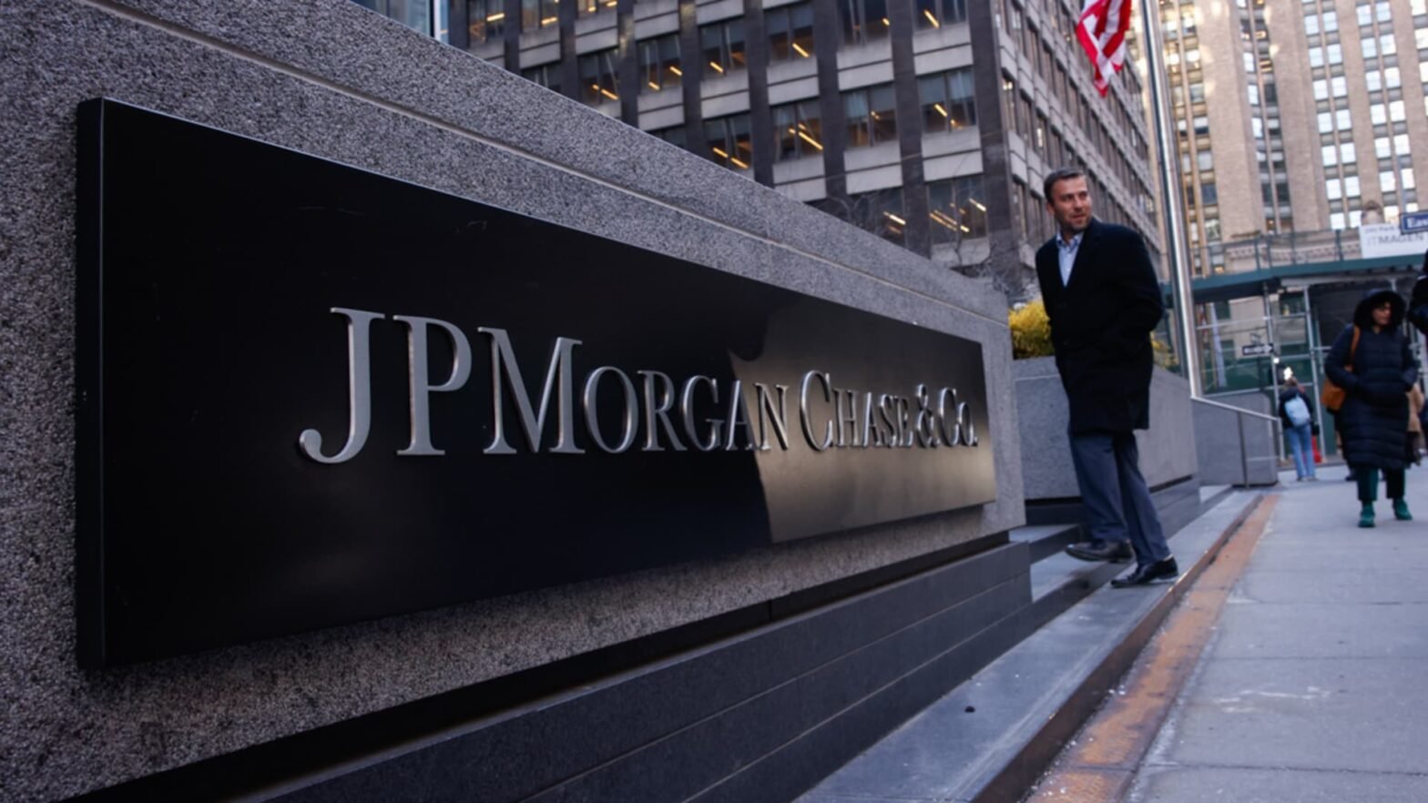 jpmorgan’s-market-prediction-model-says-equities-look-safe-for-the-next-6-months