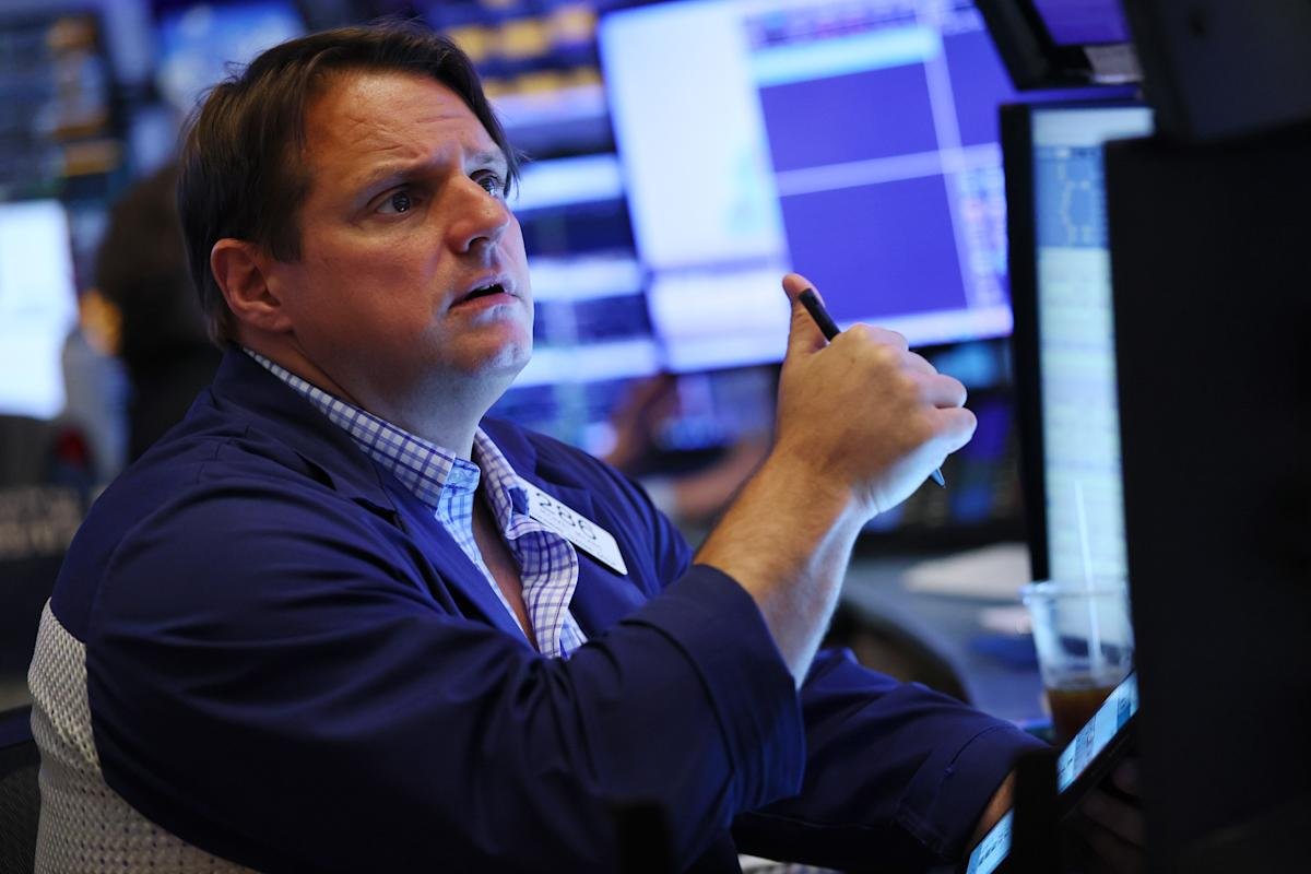 stock-market-today:-dow,-s&p-500,-nasdaq-futures-rise-as-fed-rate-cut-bets,-trade-talks-boost-spirits