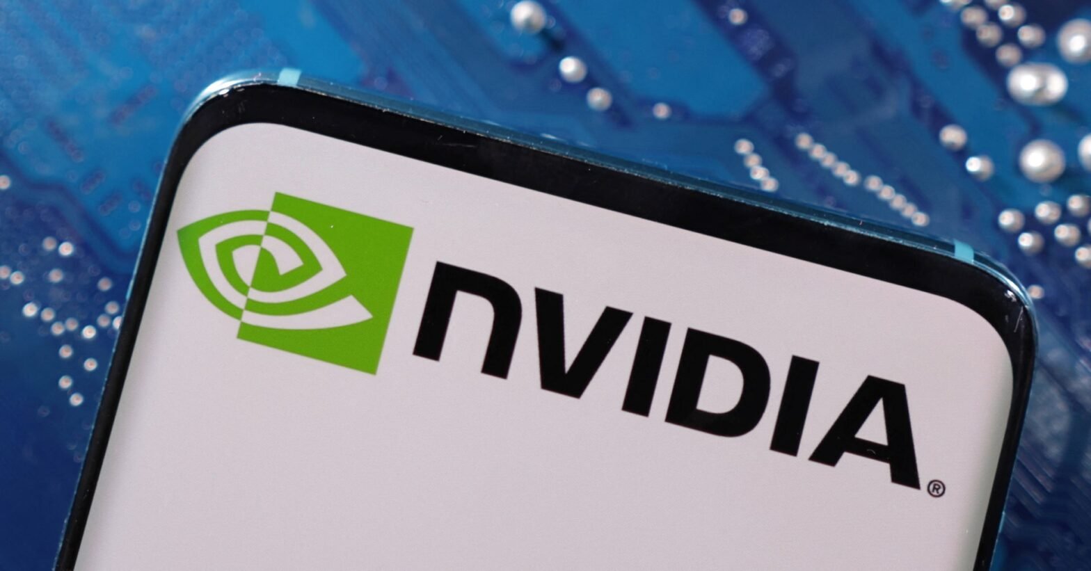 nvidia-insiders-sold-over-$1-billion-in-stock-amid-market-surge,-ft-reports