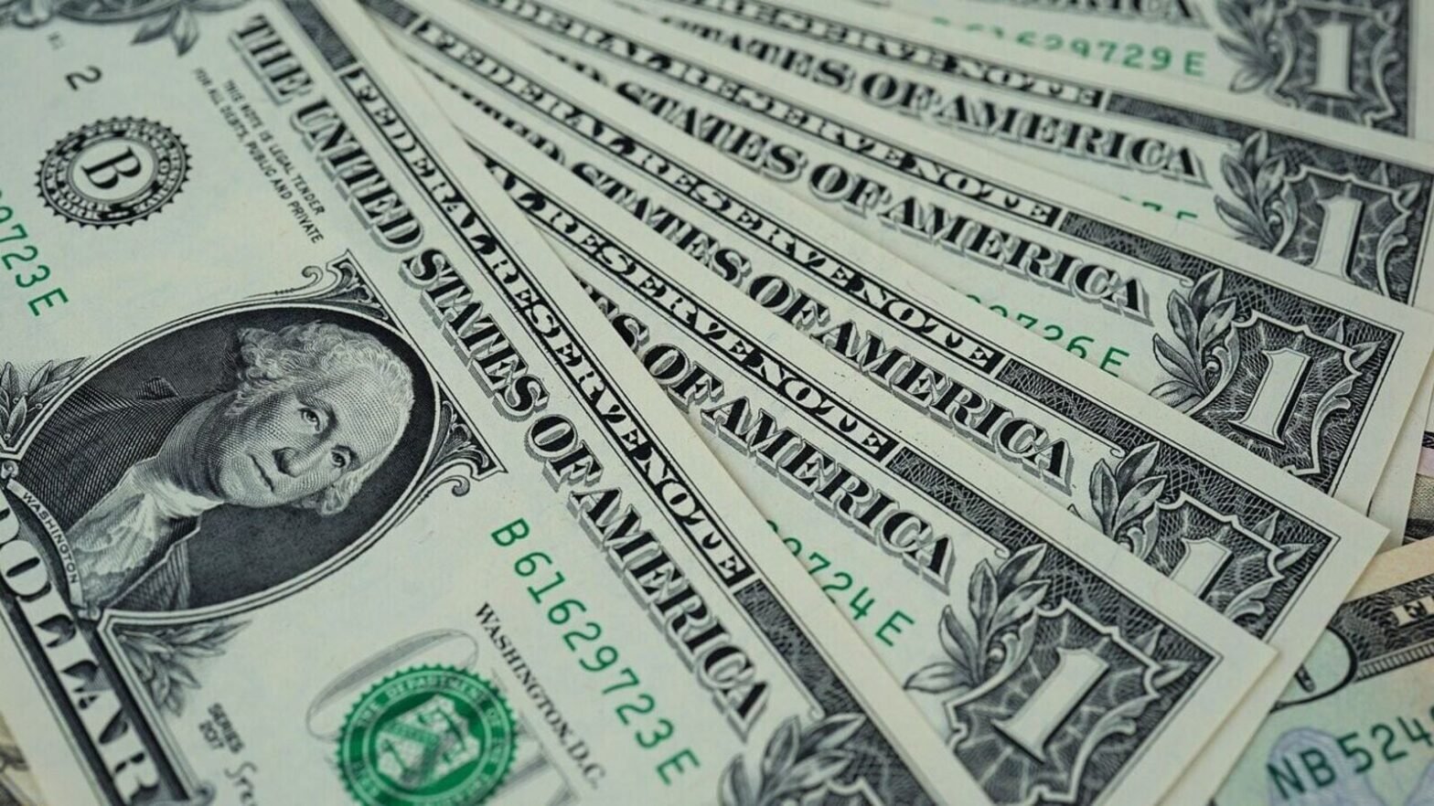 us-dollar-index-drops-11%-in-h1-2025:-what’s-ailing-the-greenback?