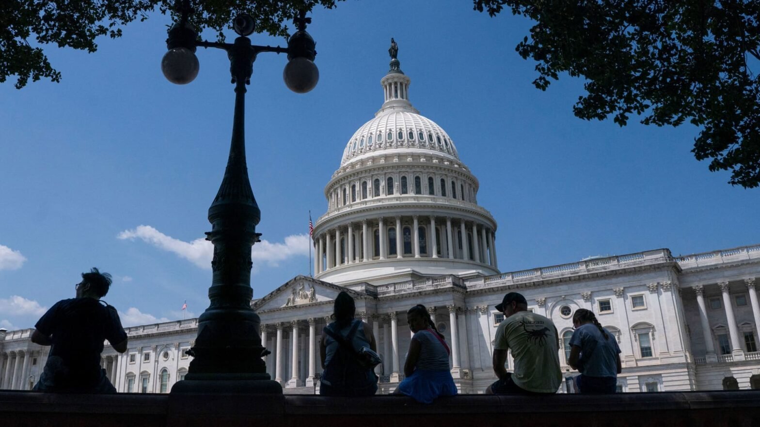 5-things-to-know-before-the-stock-market-opens-monday