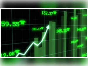 U.S. stock market today plunges as Israel attacks Iran, Dow drops over 500 points, oil prices surge, and gold rises amid global selloff