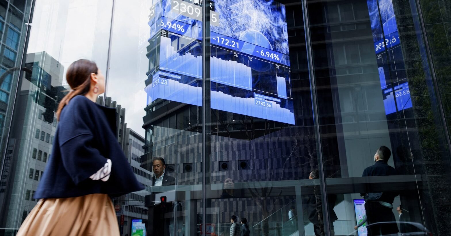 asian-shares-rise,-dollar-weaker-as-us-bill-debate-lingers;-gold-jumps