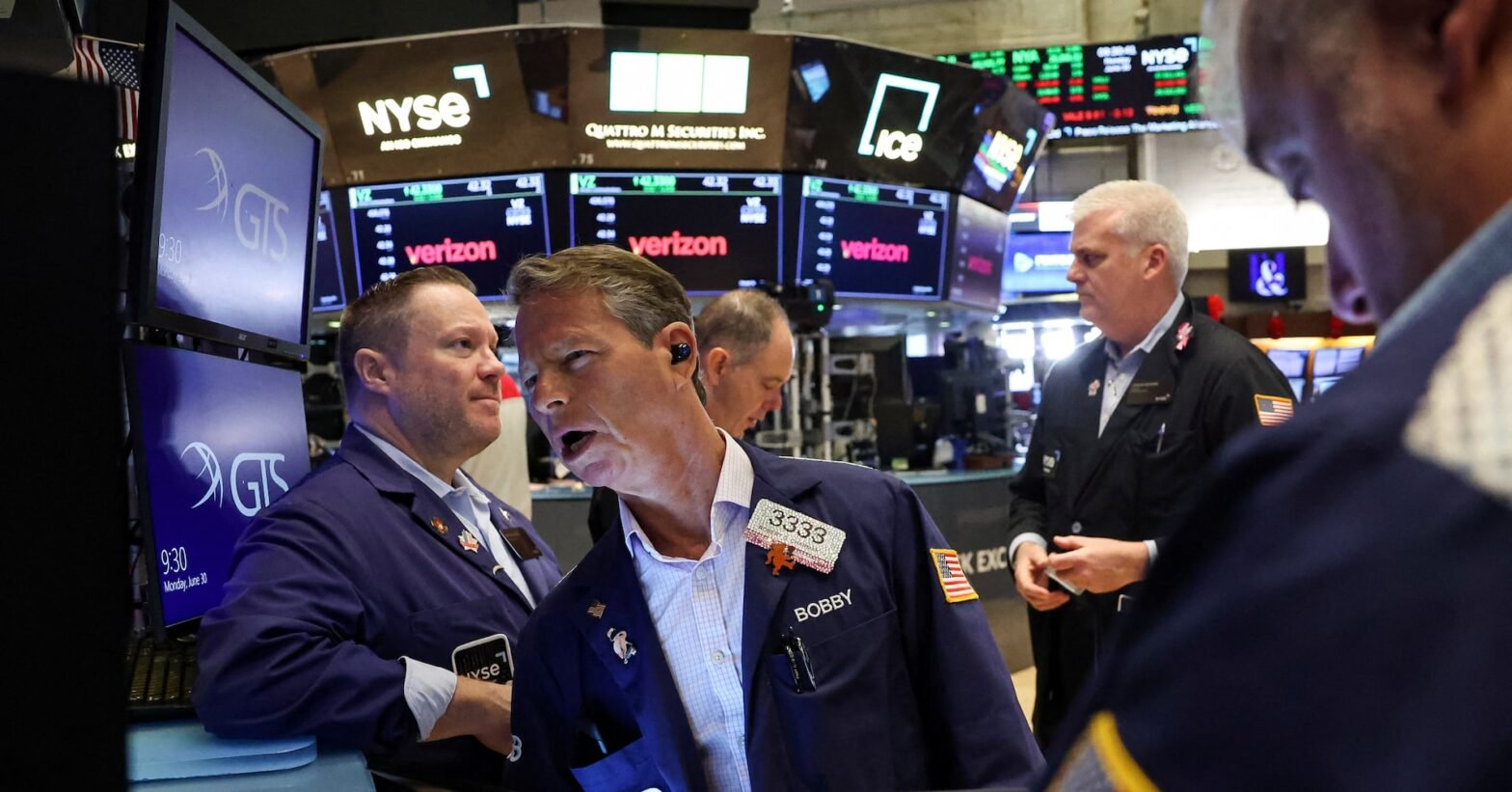 futures-dip-after-record-run-as-investors-focus-on-trump’s-tax-bill