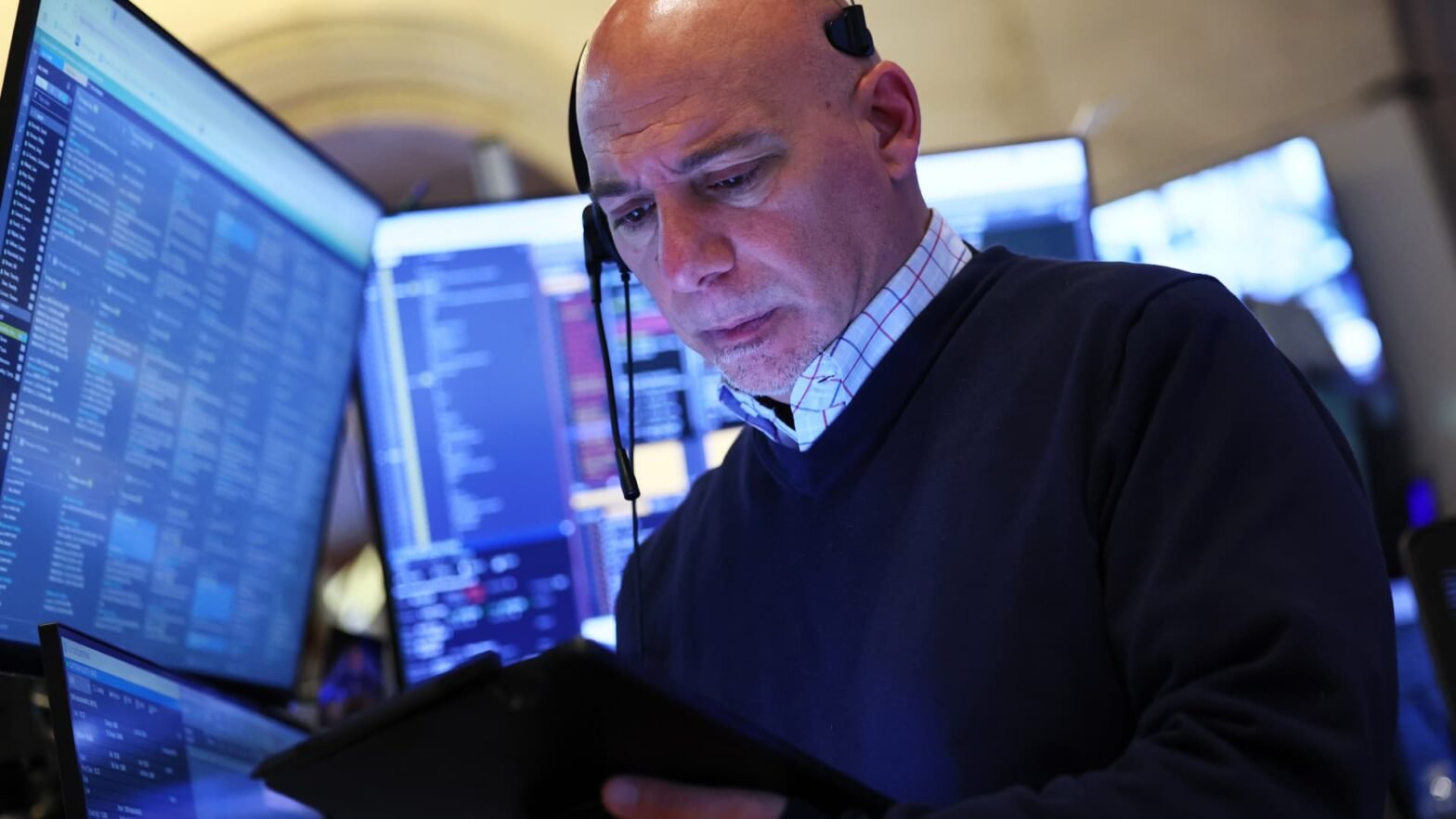 stock-futures-are-flat-after-investors-sell-tech-names-to-start-the-second-half-of-2025:-live-updates