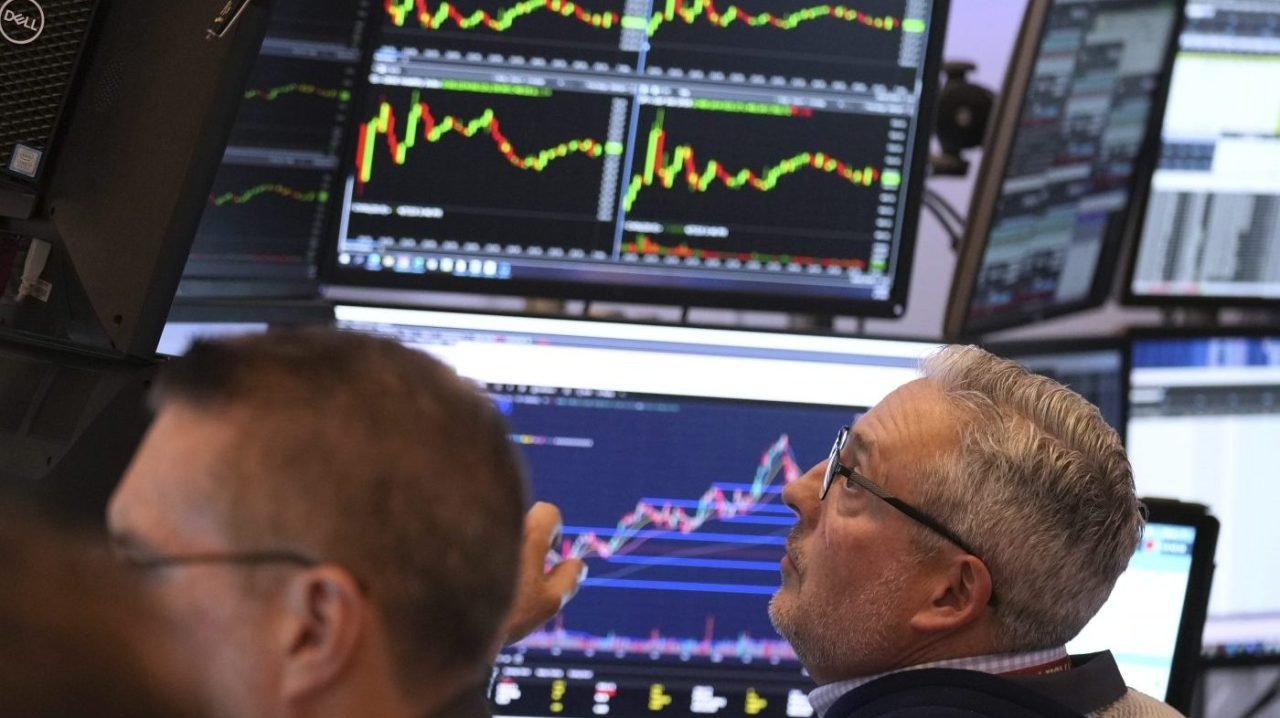 73-percent-of-investors-expect-market-volatility-to-persist-through-2025:-gallup