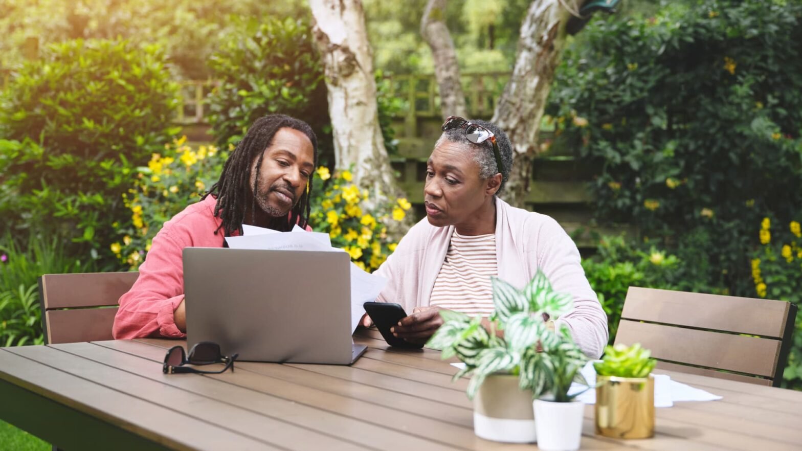 with-stocks-at-record-highs-highs,-financial-advisors-warn-not-to-chase-the-market.-do-this-instead