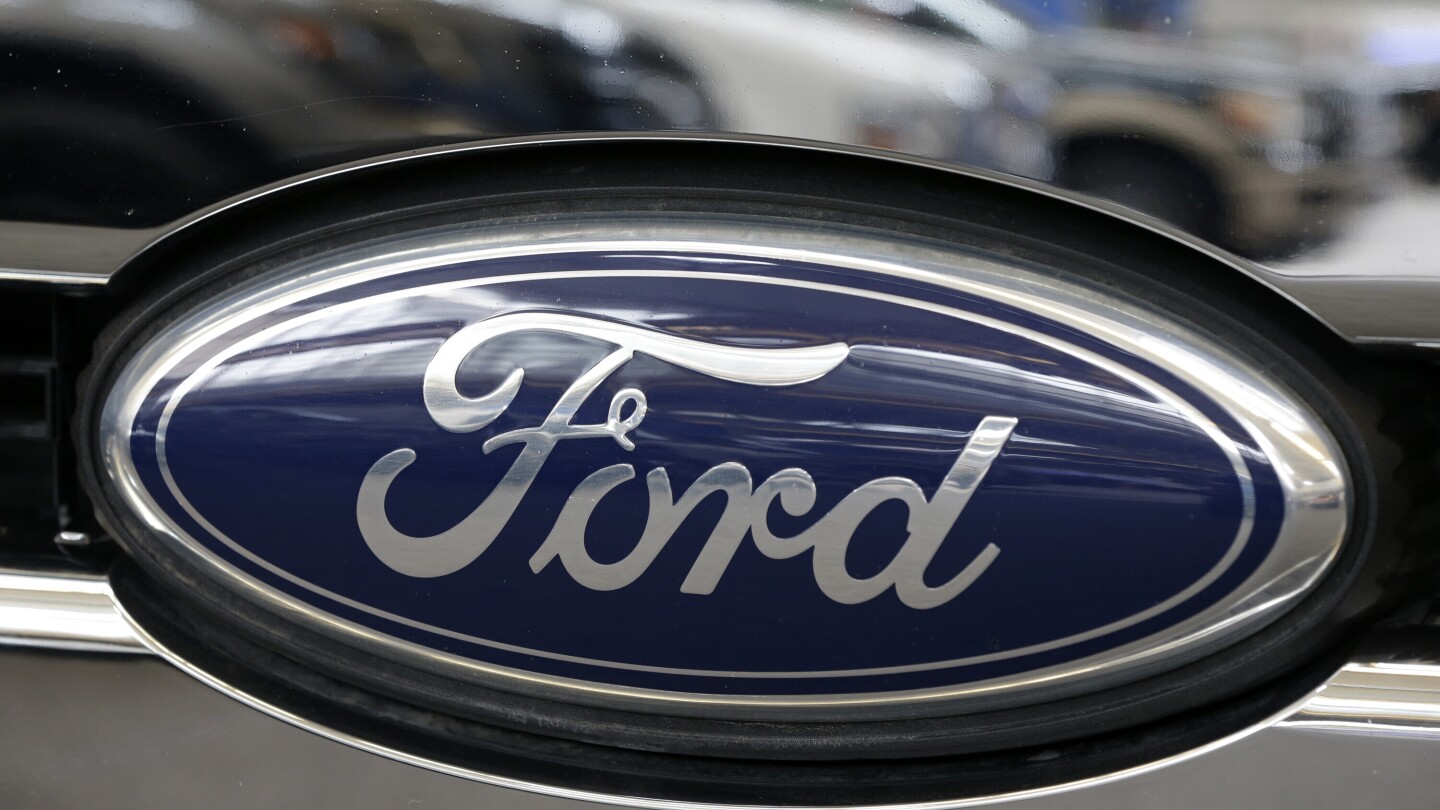 ford-recalls-more-than-200,000-vehicles-over-malfunctioning-rearview-camera