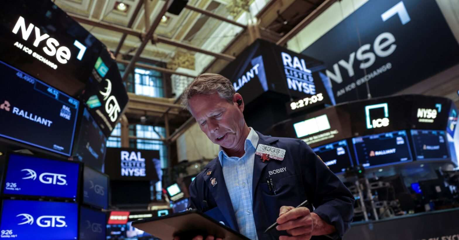wall-st-week-ahead-investors-eye-tariff-deadline-as-us-stocks-rally