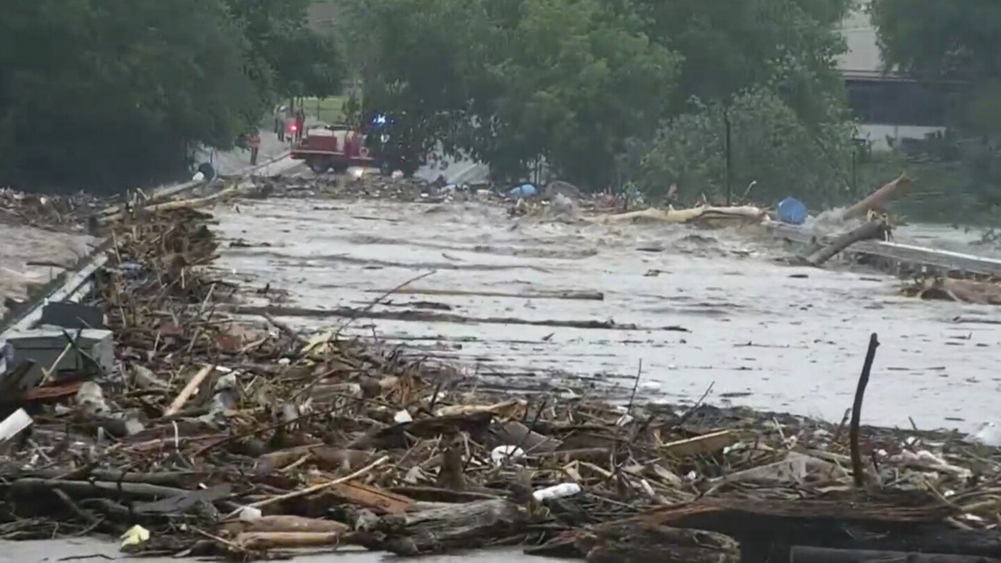 mueren-varias-personas-en-texas-tras-inundaciones-repentinas-y-desbordamiento-del-rio-guadalupe