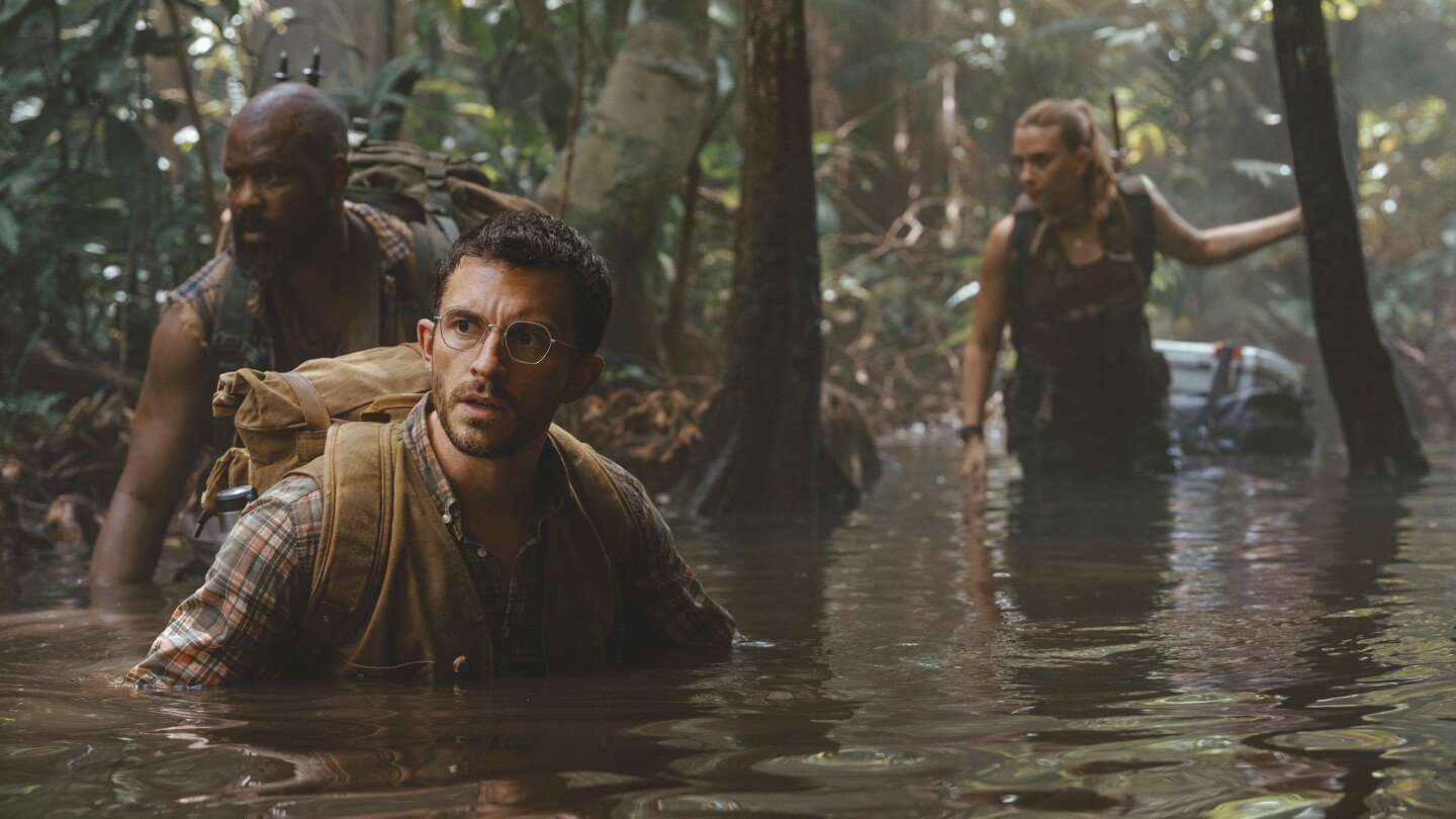 ‘jurassic-world-rebirth’-bites-off-$318-million-at-the-global-box-office
