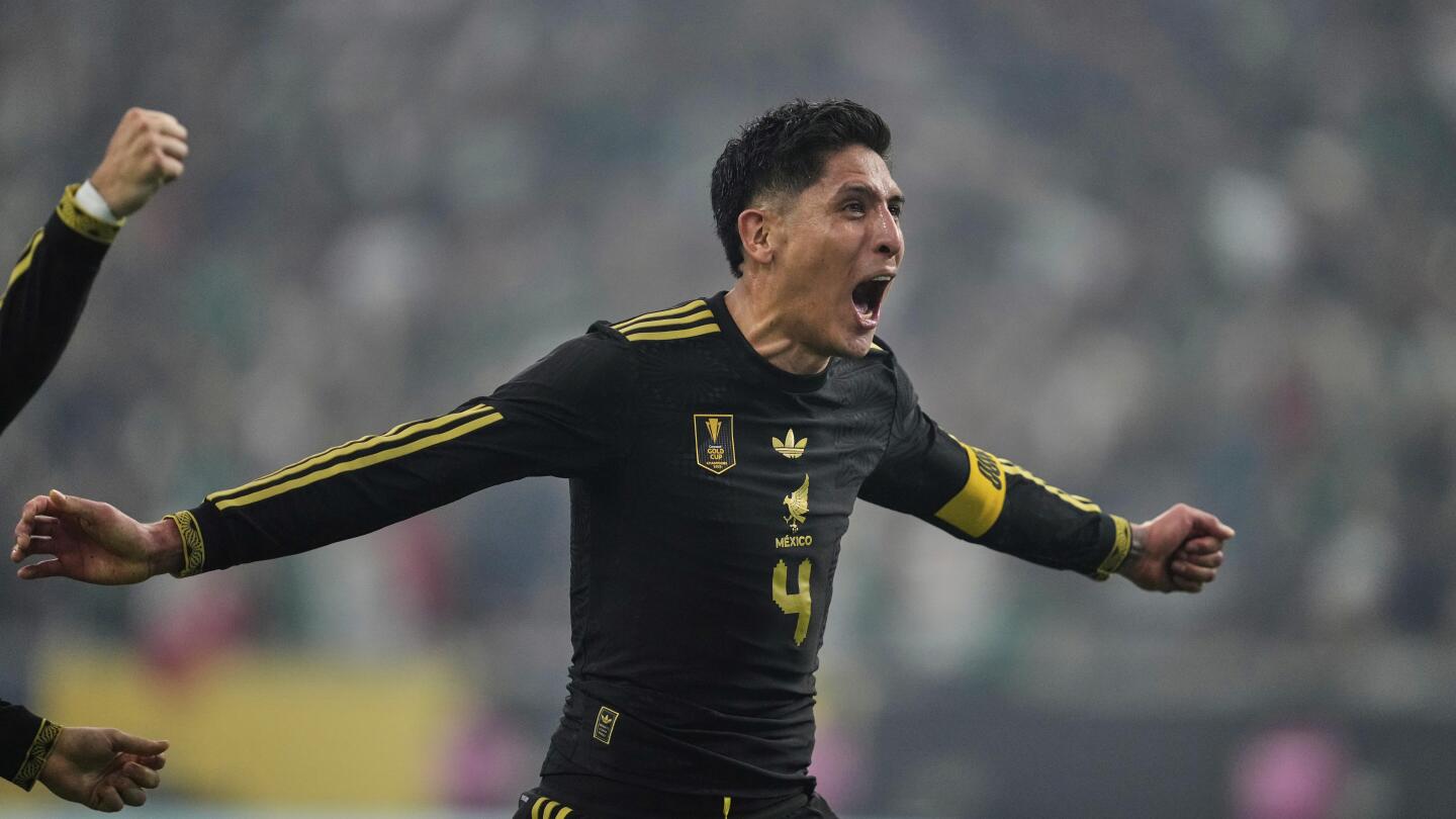 edson-alvarez’s-tiebreaking-goal-gives-mexico-2-1-win-over-us-for-10th-gold-cup-title