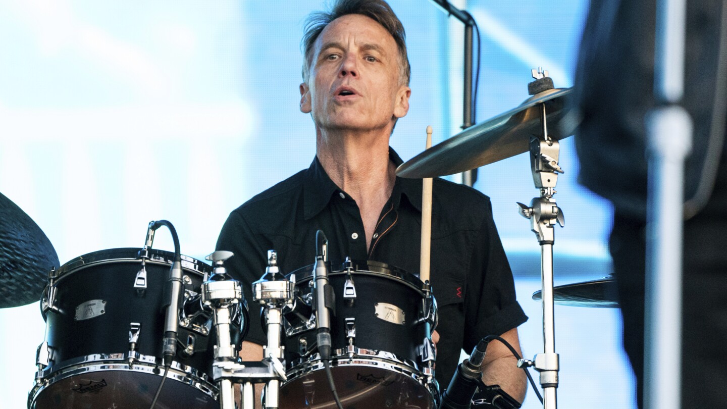 pearl-jam-drummer-matt-cameron-says-he’s-leaving-the-band-after-nearly-30-years