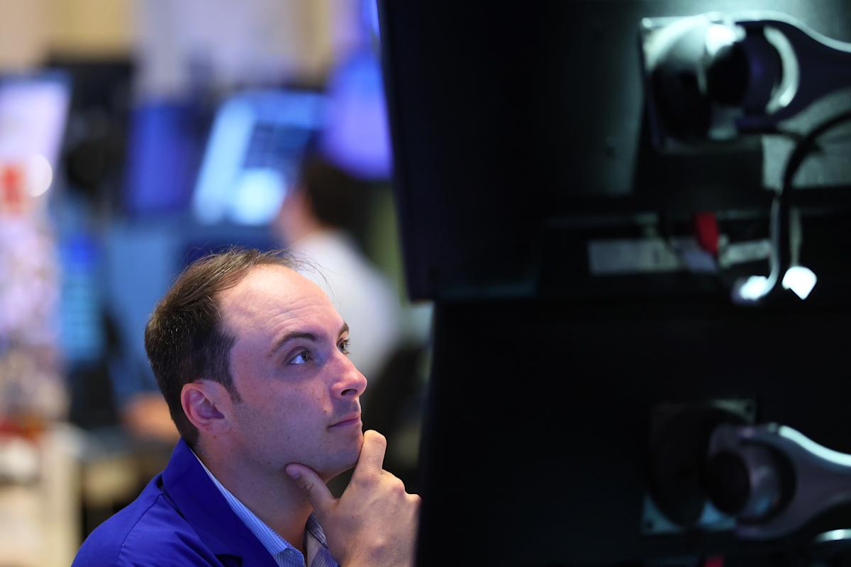 stock-market-today:-dow,-s&p-500,-nasdaq-futures-slide-amid-trump’s-latest-tariff-threats,-nvidia’s-milestone