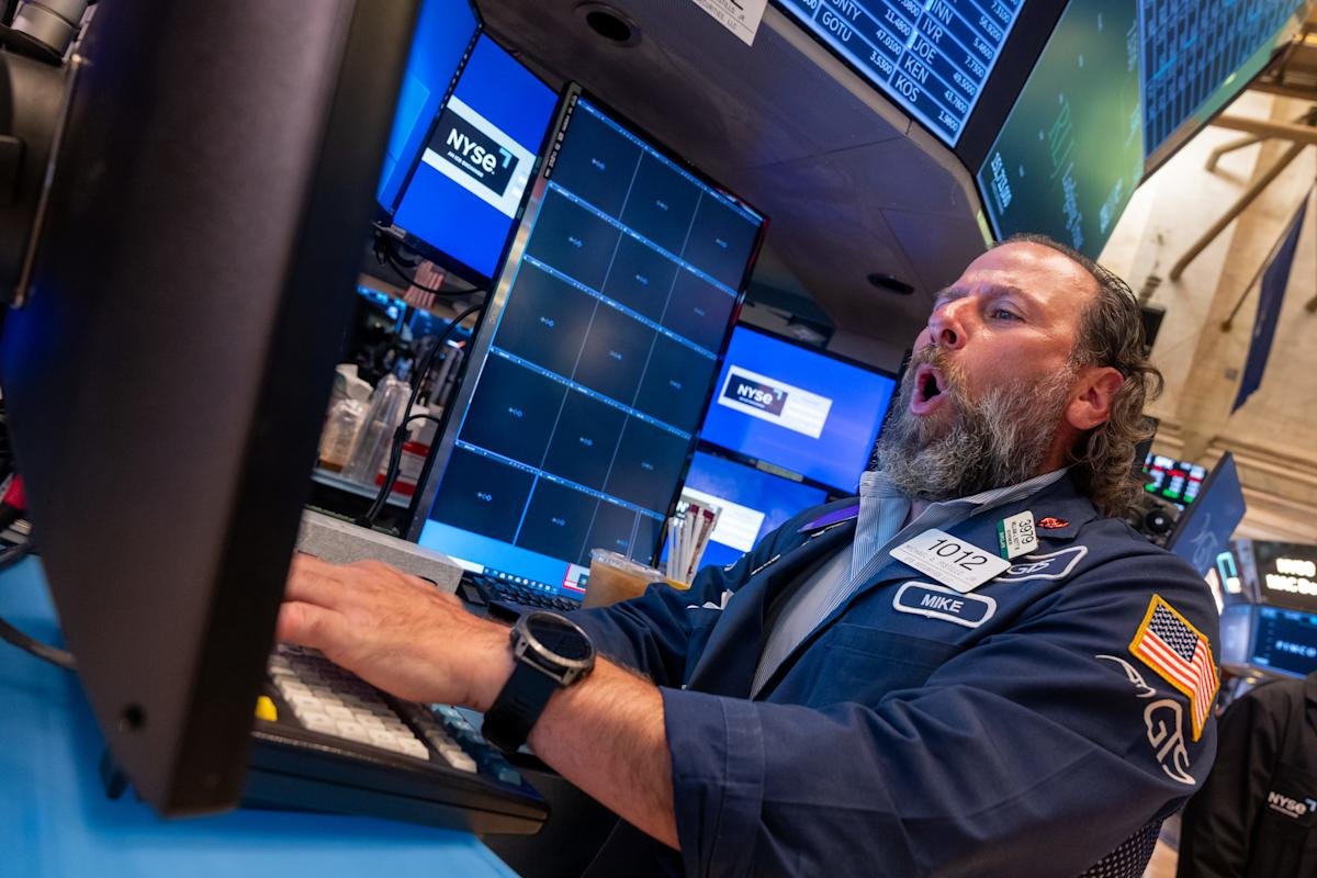 stock-market-today:-dow,-s&p-500,-nasdaq-futures-steady-after-nvidia’s-milestone-fuels-latest-records