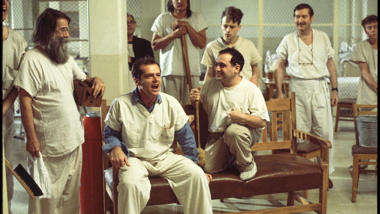 michael-douglas-and-danny-devito-revisit-‘one-flew-over-the-cuckoo’s-nest’-for-its-50th-anniversary