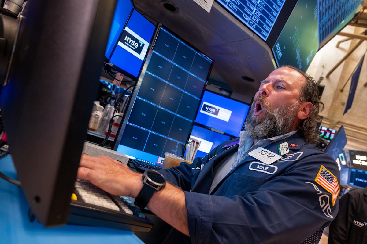 stock-market-today:-dow,-s&p-500,-nasdaq-slip-after-trump-threatens-35%-canada-tariff,-higher-blanket-duties