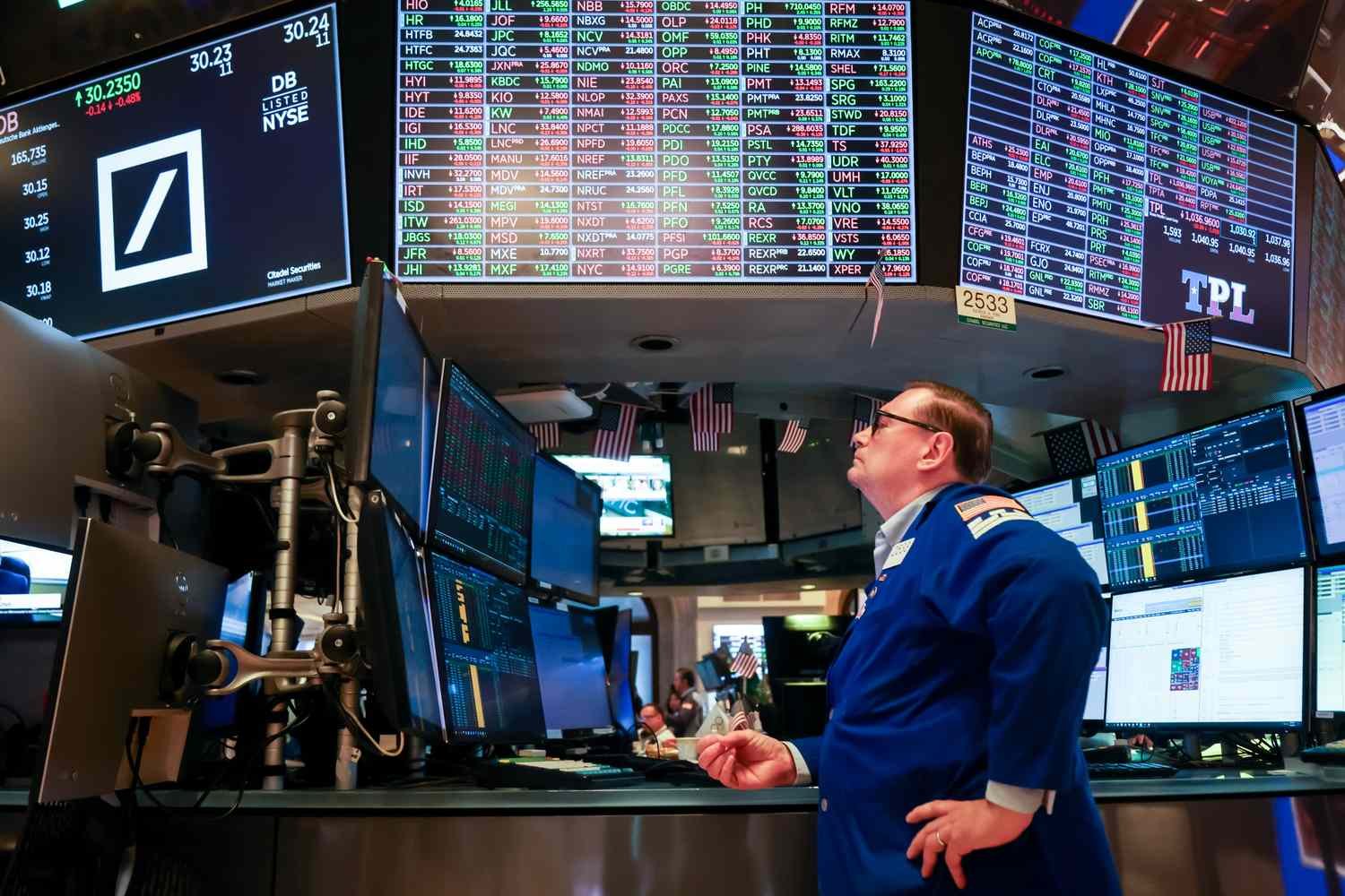 dow-jones-today:-stock-futures-point-to-lower-open-after-record-highs-as-trump-threatens-to-impose-additional-tariffs;-bitcoin-continues-surging