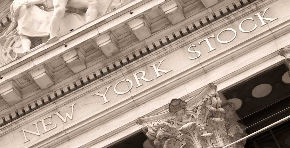 stock-market-holds-strong-as-some-growth-names-waver;-gold-stocks-maintain-luster