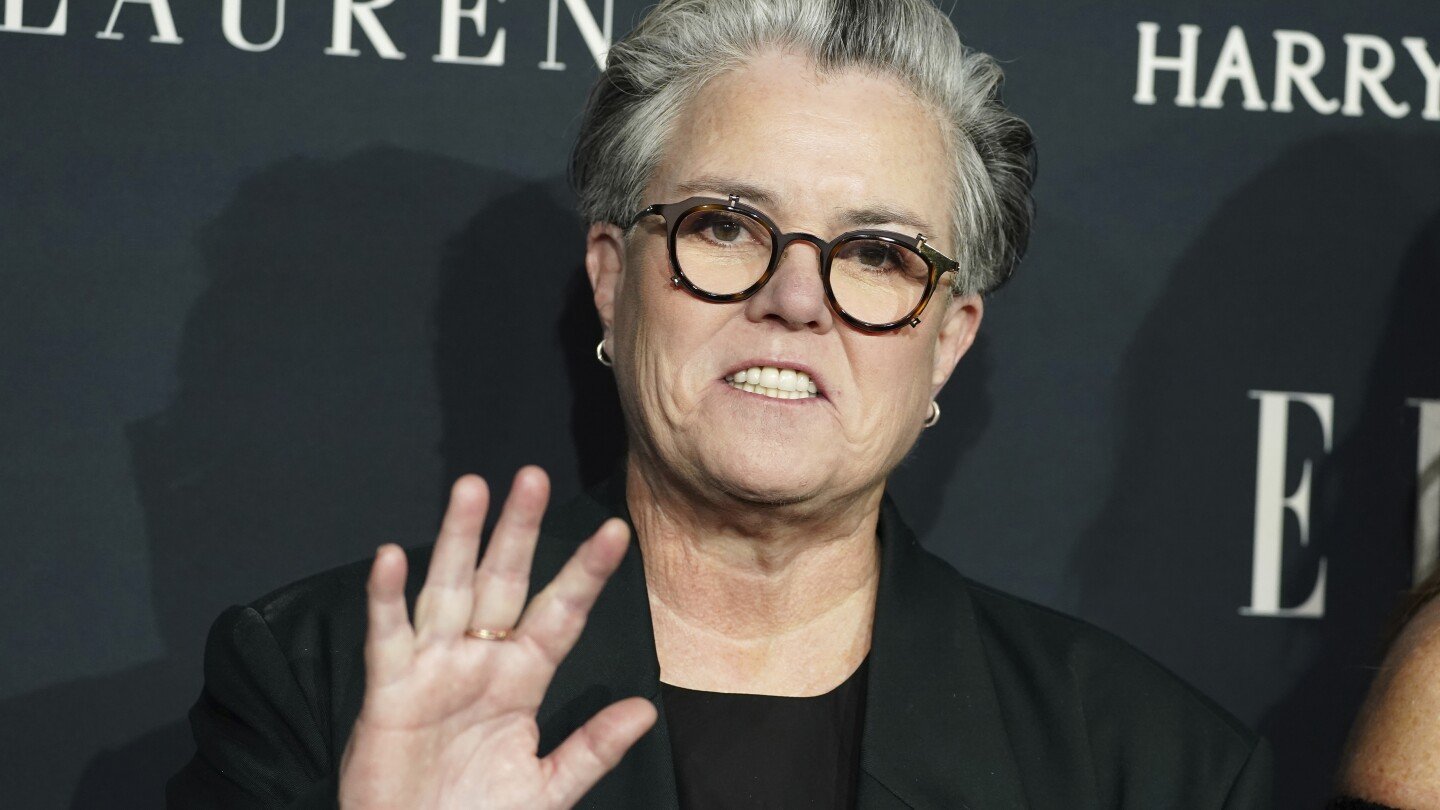 trump-says-he’s-considering-‘taking-away’-rosie-o’donnell’s-us-citizenship