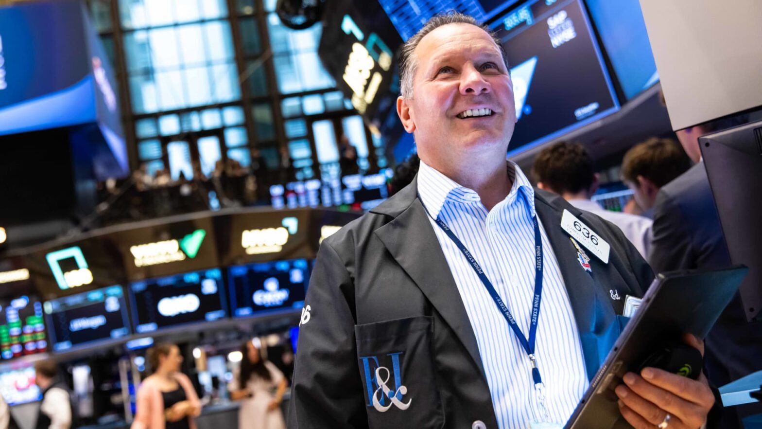 futures-are-little-changed-following-rally-on-trump’s-denial-that-he-plans-to-fire-powell:-live-updates