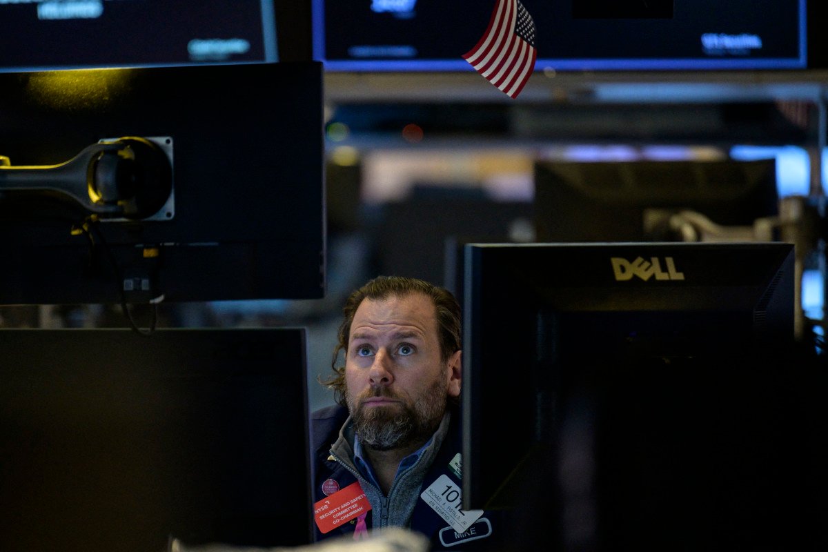 stock-market-today:-stocks-higher-on-big-earnings,-better-retail-sales