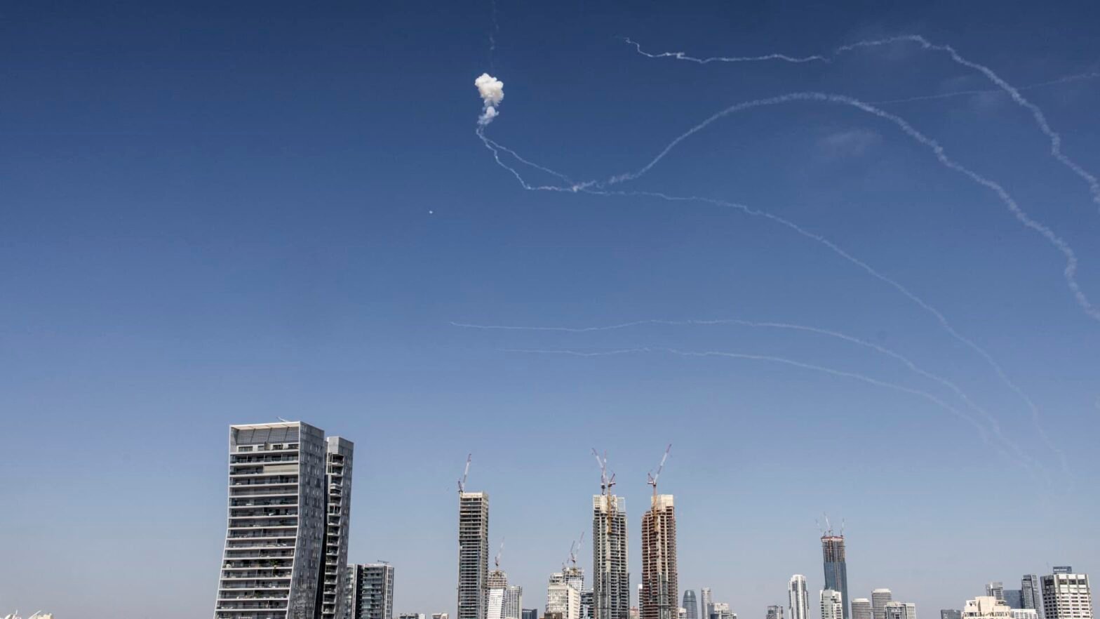 israel’s-stock-market-outperforms-middle-east-counterparts-despite-multi-front-wars